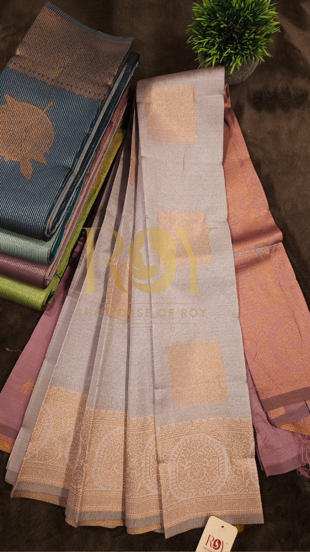 Ivory Cream Vaira Oosi Mix Silk Saree