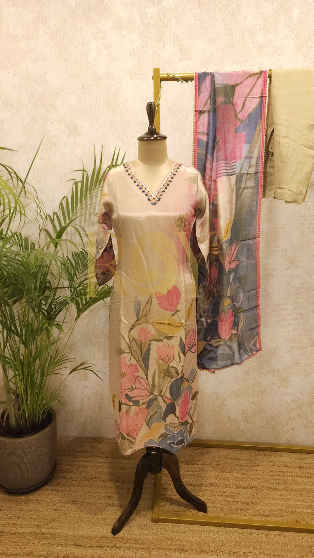 Ivory Shimmer Digital Print Chudi Set