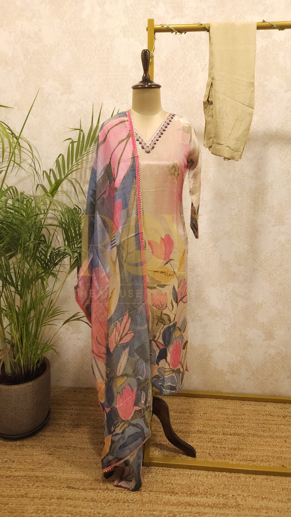 Ivory Shimmer Digital Print Chudi Set