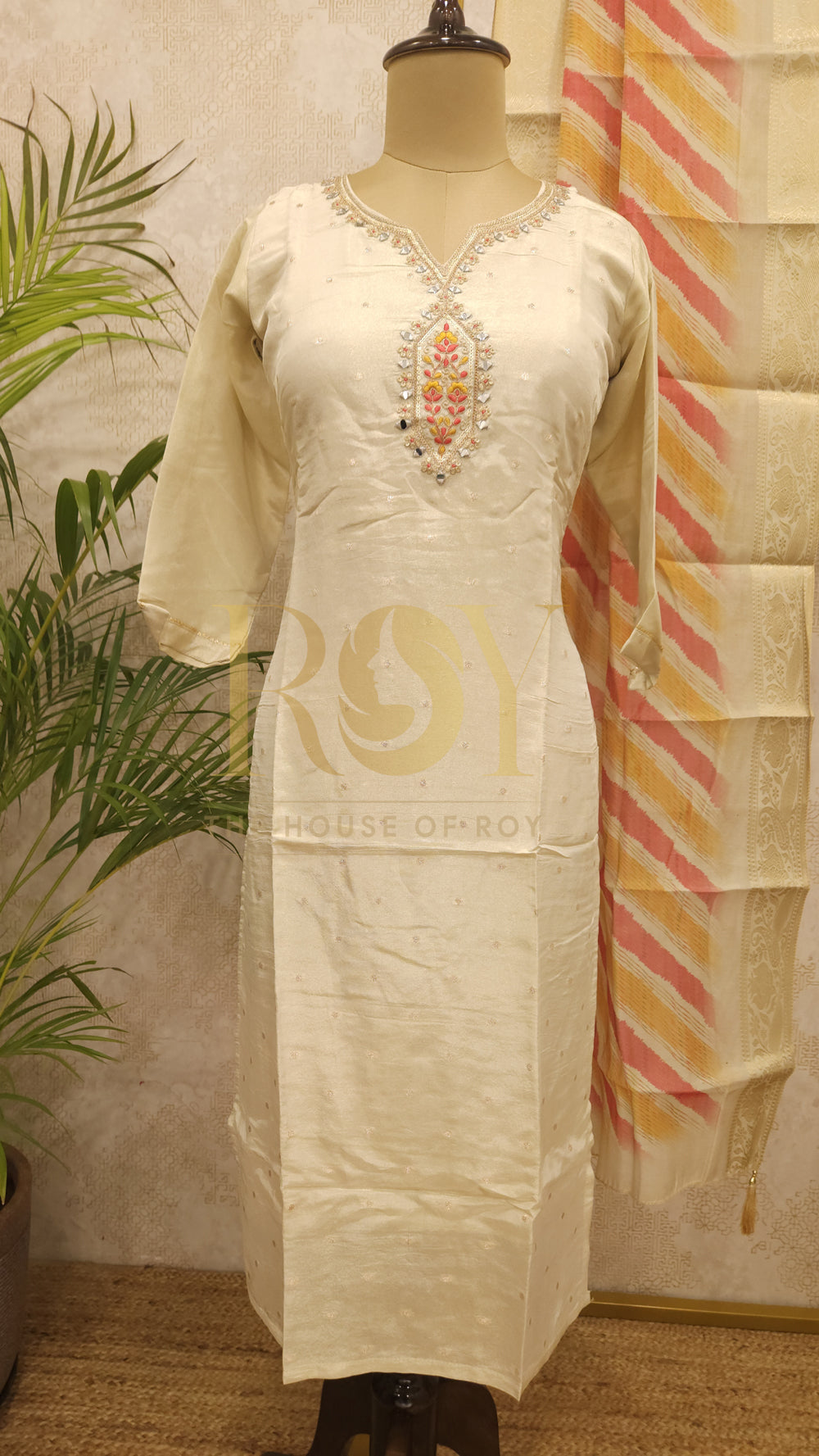Off-White Shimmer Ready-to-Wear Saree