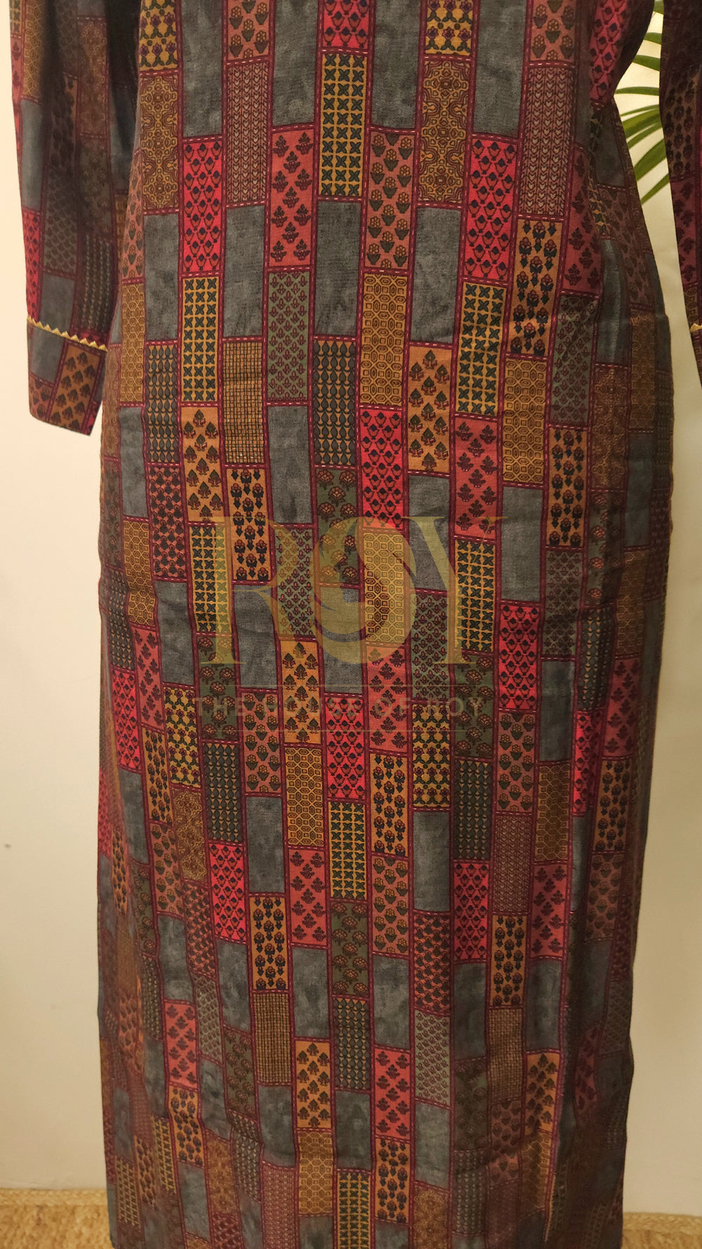 Embroidered Maroon V-Neck Kurti