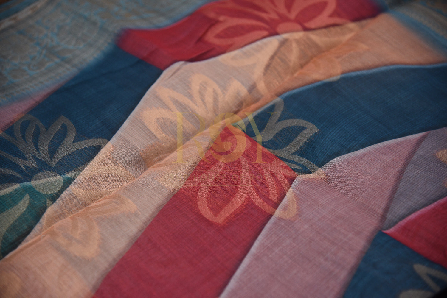 Multicolour Saree with Abstract Print