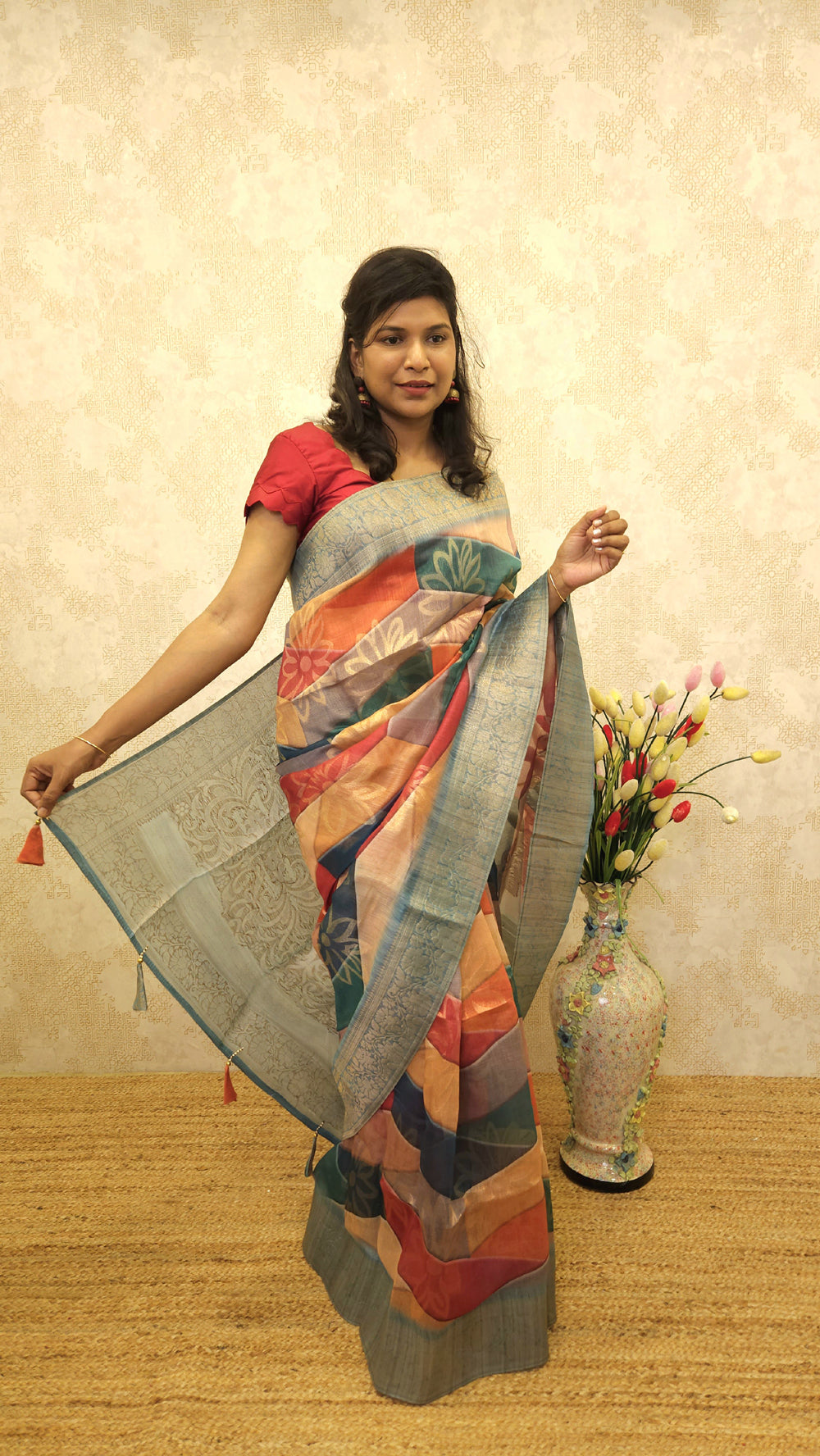 Multicolour Saree with Abstract Print