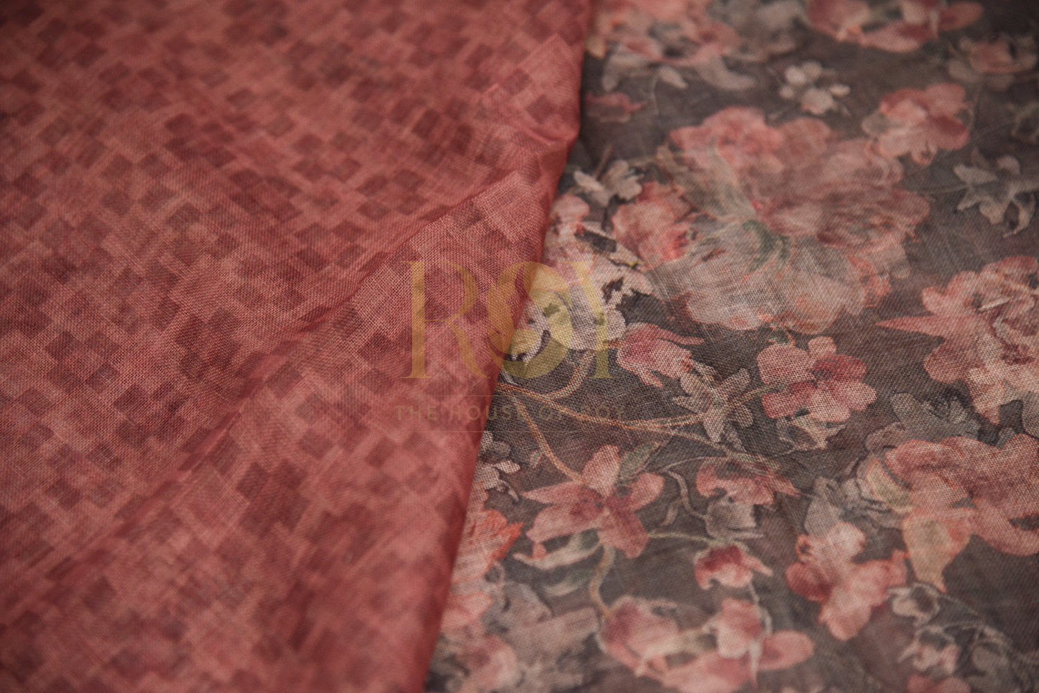 Lightweight & Pure Linen Cotton Saree In Gray Colour With Digital Prints & Tassels