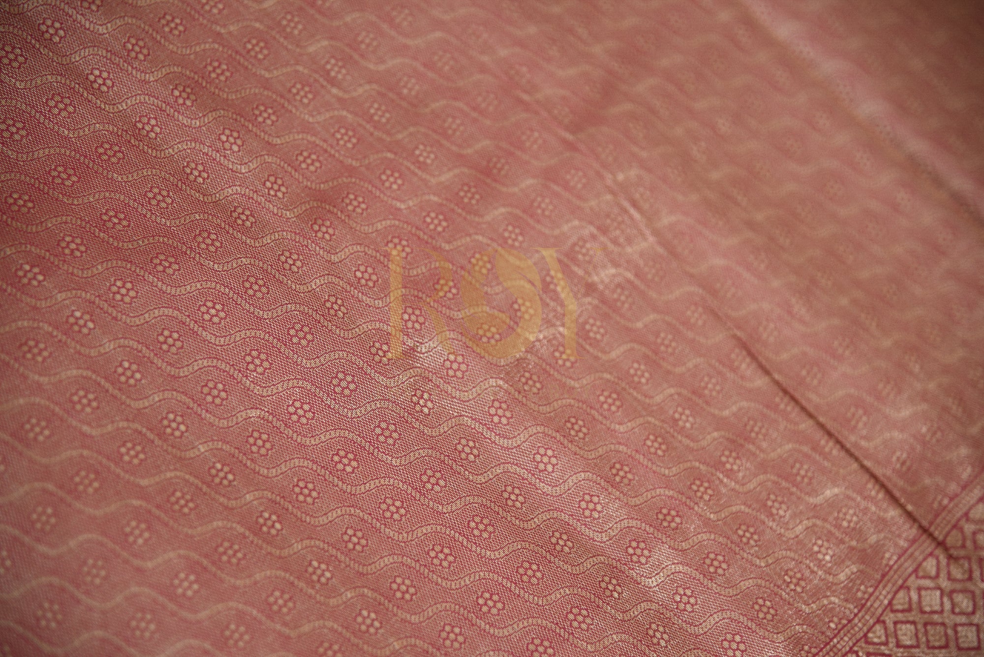 Zari Weave Silk Cotton Saree with Contrast Border