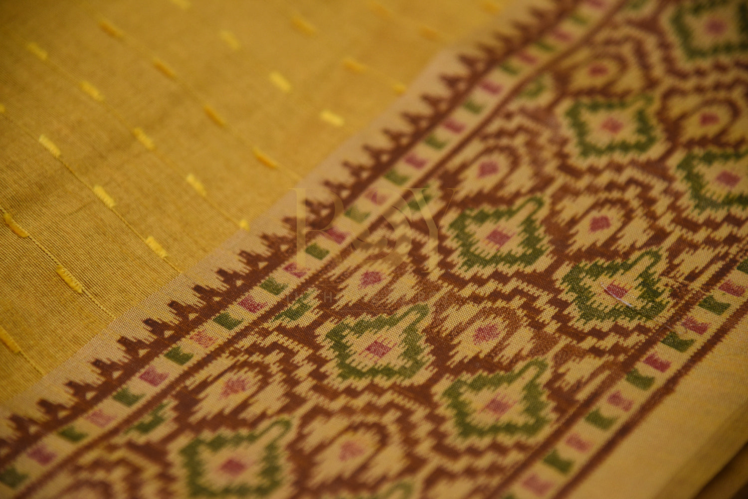 Patola Inspired Saree With Slub Yarn Weave And Contrast Pallu
