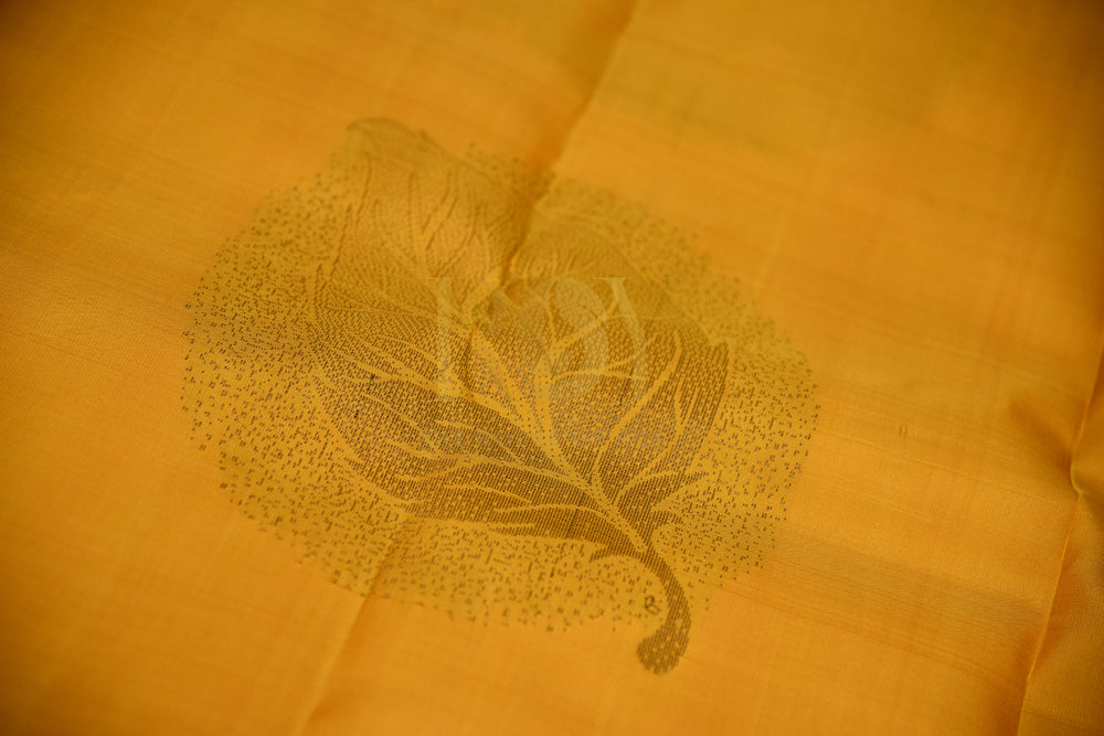 Pure Kancheepuram Silk Saree – Navy Blue Zari Pallu & Pink Leaf Motifs